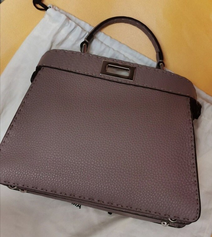  山田美保子氏、魅了されて購入した『FENDI』のバッグ「同じ色を買っちゃいました」  1枚目
