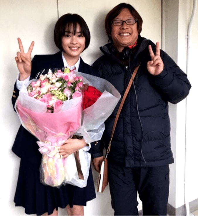 広瀬すず『先生！』撮影終了　駆けつけた生田斗真に「かっこいいんだよ伊藤先生ほんとに」 1枚目