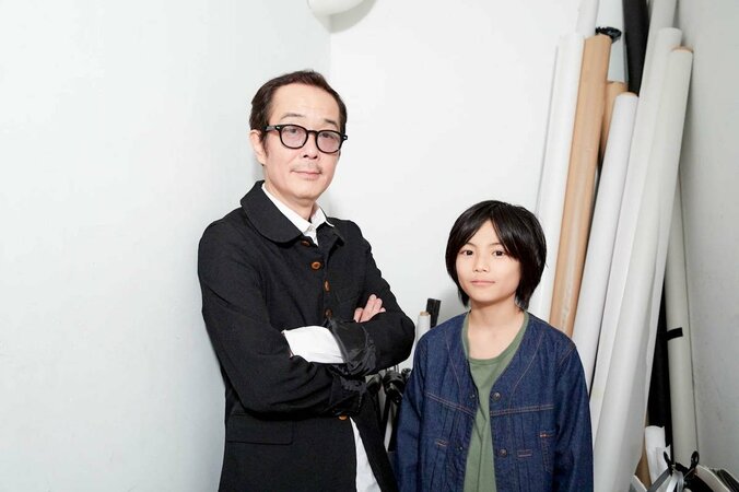 『万引き家族』リリー・フランキー×城桧吏インタビュー 「カットがかかると震えがピタッと止まった」 6枚目