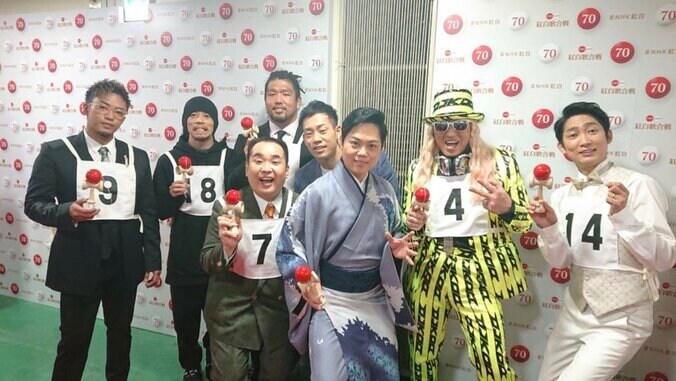 三山ひろし、紅白でのオフショットを公開「言葉では伝えきれない感謝の気持ちを込めて」 1枚目