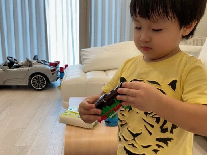 川崎希、Amazonで息子念願の玩具を購入「限定のやつだから買えなくて」