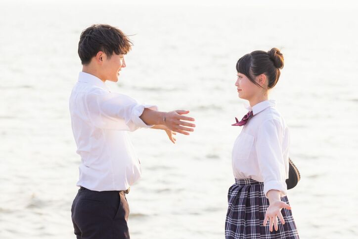 恋愛経験のない可愛すぎるモテモテ高2女子、高3男子とカップルに!「幸せにしたい」熱烈ハグ『今日好き』パタヤ編最終話