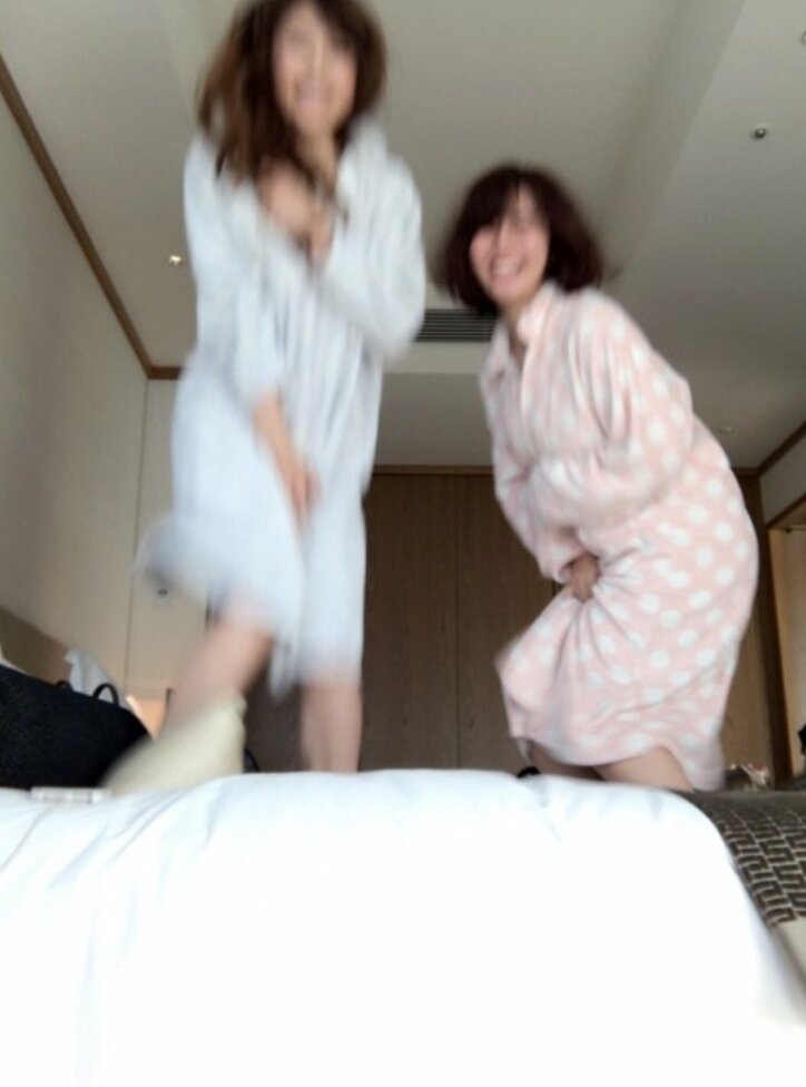 熊田曜子、磯山さやかとグラビア撮影 息ぴったりのオフショット公開