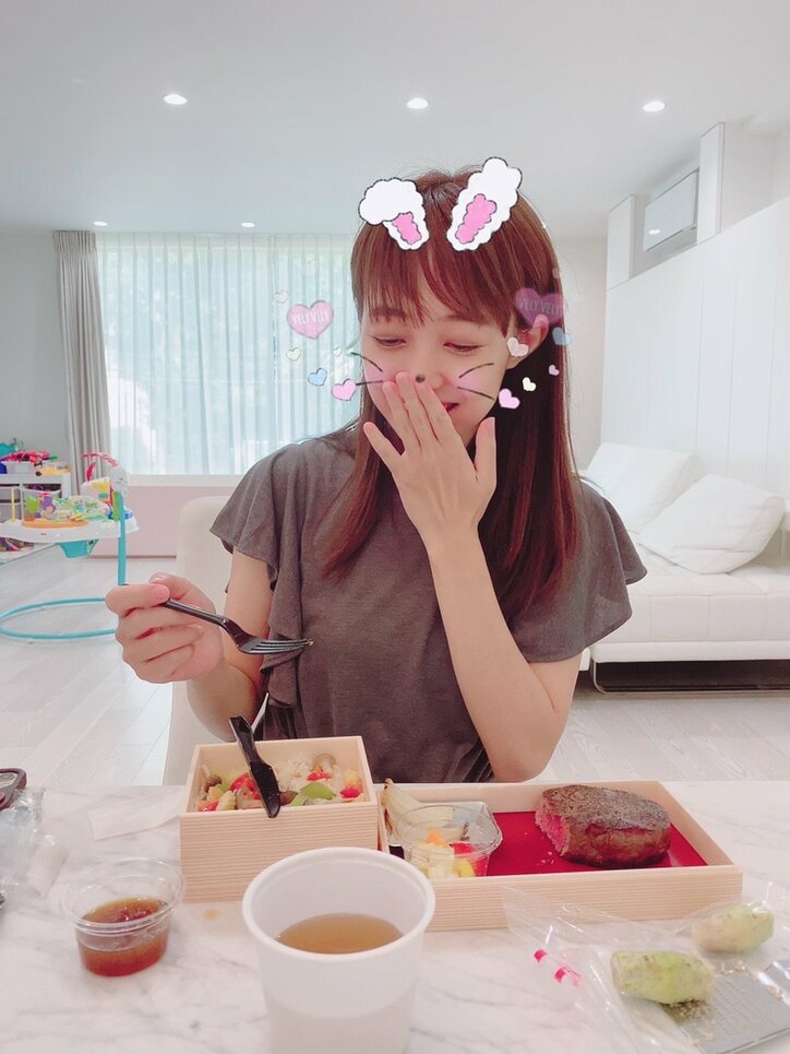 川崎希『Uber Eats』で注文したu201cプチ豪華なu201d弁当を堪能「お肉も 