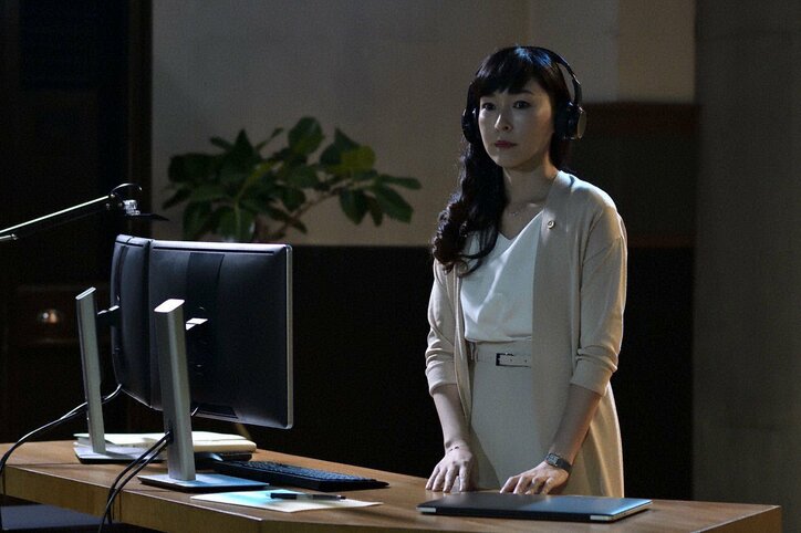 祐太郎（菅田将暉）が詩織（コムアイ）の死体を発見　残されたエンディングノートに書かれていたのは…『dele』第2話あらすじ（場面写真15枚）