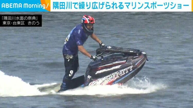 雨上がりのマジョール広場の片隅 写真・画像】隅田川で繰り広げられるマリンスポーツショー 1枚目