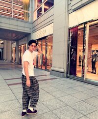 アレクサンダー『ちょこっとGUCCI行くね❤️❤️』