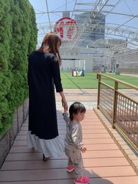 アレクサンダー『伊勢丹の屋上で遊んでます』