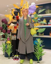 山田優、“ピンク髪×カラフルコーデ”を披露し、絶賛の嵐！「マネキンよりスタイルが良いなんて」「好みです」