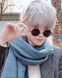 コスプレイヤー・伝染タルキが「呪術廻戦」五条悟の私服ショットを披露!創作コスプレに「オフ感あって最高」とファン悶絶