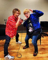 「嬉しい！！！」「楽しみ！ワクワク！」香取慎吾、HIKAKINとのコラボを報告しファン歓喜