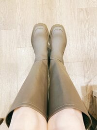 渡辺美奈代『ZARAブーツ』