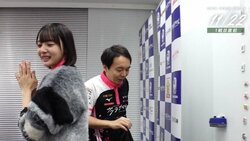 今年も「岡田様」の季節がやってきた！“役満ボディ”カレンダー降臨に控室は大盛り上がり「また始まった！」／麻雀・Mリーグ