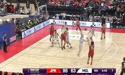 スラムダンク・三井寿かよ！「打てば入る状態」 “美しすぎる”3点シュートに場内騒然… 追加招集・西田優大が「エグすぎる」