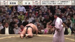 「大関優しい」「さすが」土俵下に落下した対戦相手を心配して…手を差し伸べる姿に相撲ファン心が和む「嬉しいねぇ」