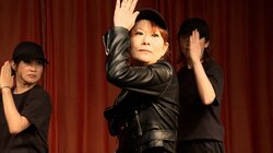 「反抗期の息子をダンスで見返したい」母親のパフォーマンスに息子感心も…まさかの“衝撃告白”に唖然、スタジオも騒然