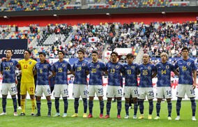 「傑出している」角度や露出で印象変わる！日本代表新ユニに米メディア着目、舞い上がる折り鶴模様がくっきり「最高のキット」