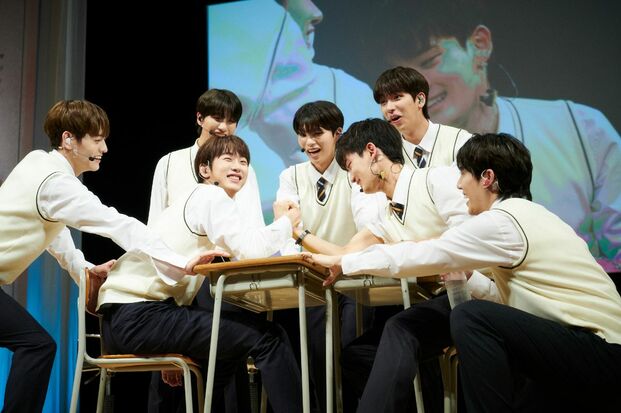 n.SSign、お宝写真や懐かしの映像が公開、恥ずかしさのあまりメンバー絶叫！【JAPAN FANMEETING】