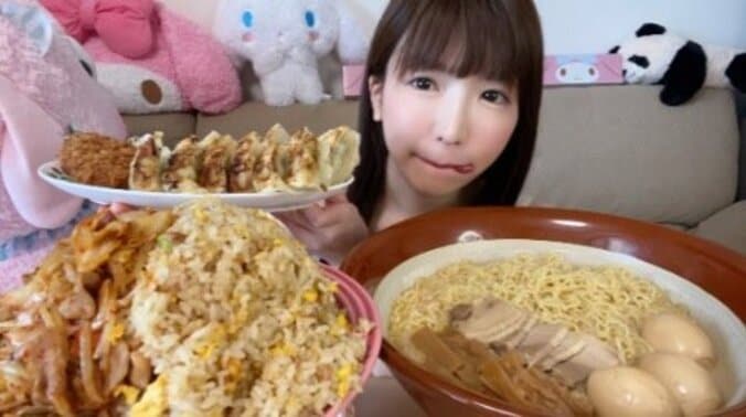 もえあず、日高屋のデカ盛りを前に“ノーダイエット”宣言「いっぱい食べていいよね？笑」 1枚目