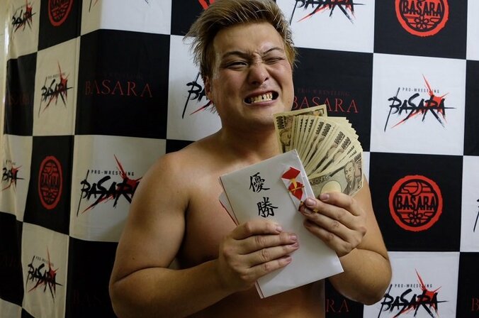 優勝賞金で「ガールズバー30軒行こうと思ってた」　トーナメントを制し王座挑戦、BASARA・中津良太がエースへの道を突き進む！ 1枚目