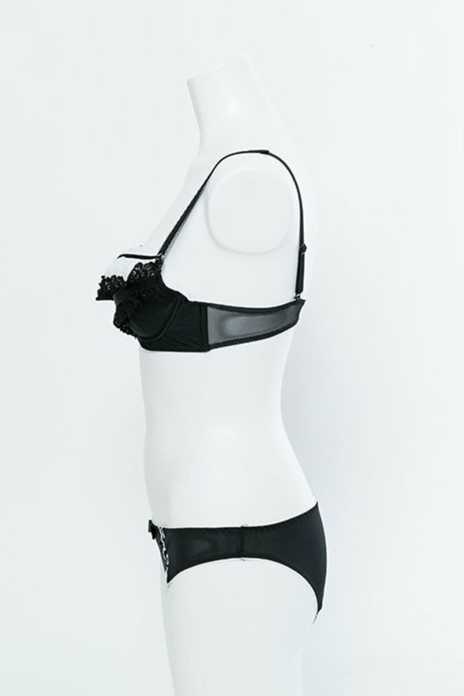 『ローゼンメイデン』真紅と水銀燈が大人可愛いランジェリーに【画像22枚】 14枚目