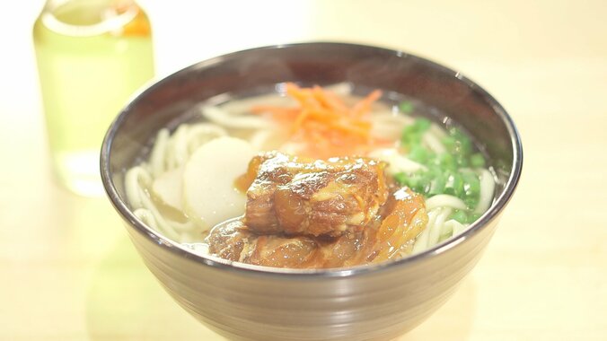 都会にいながら沖縄気分！ 高橋茉莉、山咲トオルと沖縄料理で乾杯 4枚目