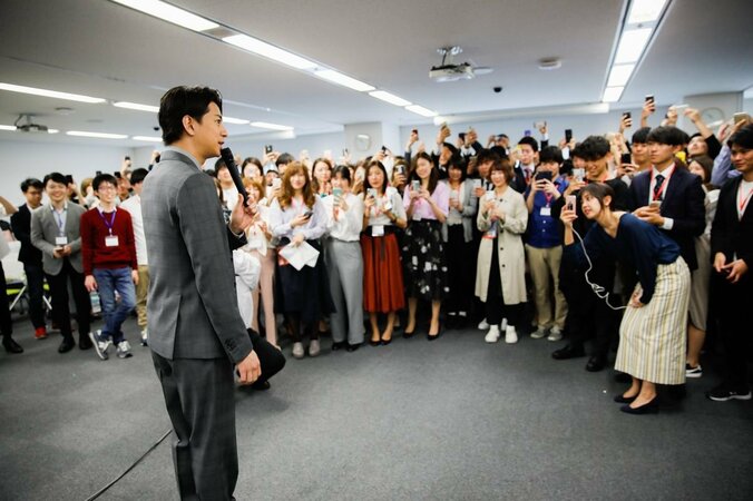 三浦翔平がサイバーエジェント入社式にサプライズ登場「いつか一緒に仕事しよう！」と熱いエール 2枚目