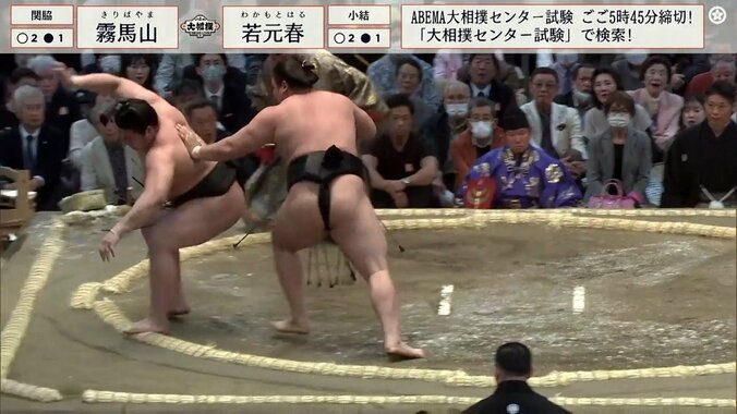 敗れた力士が親方に“ペコッ” 勝った力士が負けた力士に“ポンッ” 取組直後に力士が見せたスポーツマンシップに反響 1枚目