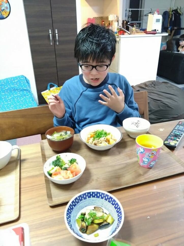  山田花子、初めて食卓に並ぶ料理を食べた長男の反応「マズかったみたい…」 
