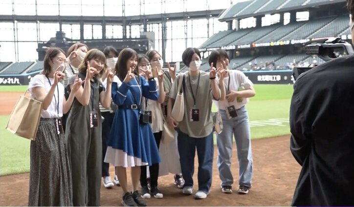 「きつねダンス」のファイターズガールたちと体感できる！ 運が良ければ選手にも会えるかも？ 日本ハムのエスコンフィールドのスタジアムツアーが楽しすぎる