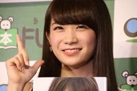 「水着姿限定のチャームポイント見て」　乃木坂46・秋元真夏が写真集を発売