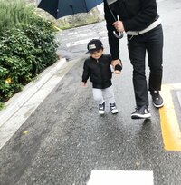 加護亜依、息子との母子2ショットを公開「そっくり…！」「おめめくりんくりんで可愛い」の声