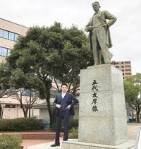 ディーン・フジオカ、“五代友厚”銅像との2ショットを公開し、大河への想い語る「時を超えた不思議な縁を感じております」