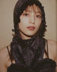 川口春奈、美貌際立つオフショットにファン悶絶「可愛すぎかよ！」「はーちゃんしか勝たん！！！！」