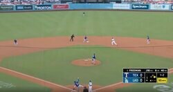 えっ？消えた！？ 大谷翔平、いくらなんでもやりすぎ…！ 警戒されてるのに全力スタート→余裕で盗塁を決める瞬間「二塁にいたw」「牽制しても走るから」