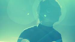 アニメ『デカダンス』EDテーマ 伊東歌詞太郎「記憶の箱舟」実写MVがプレミア公開