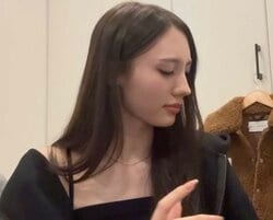 “9頭身の美人姉妹”の姉、可愛すぎるパジャマやお気に入りの私物を紹介