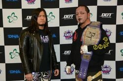 ホームセンターが凶器を提供！DDTプロレス、葛西VS佐々木のカリスマ対決はハードコアマッチに