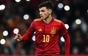 スペイン代表のトレーニングウェアに無数の穴？同じアディダスの日本やドイツにも…