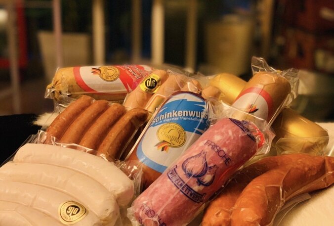 LiLiCo、純烈の事務所社長から大量に届いたものを公開「どの種類から食べたらいいのか」 1枚目