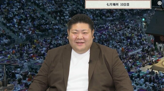 「女性一人分も痩せたw」引退した人気力士の“痩せっぷり”にファン驚愕 現在の姿に「オシャレでかっこいい」 3枚目
