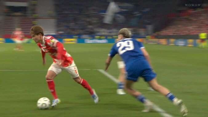 佐野海舟が「マジでエグい」 マーク2人をダブルタッチで抜き去る驚異の突破「うますぎて笑えてくる」称賛の声 2枚目