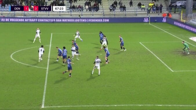 「ペドリみたいやな」24歳日本人MFのテクニカルシュートが話題「マジで代表あるよな」DFの股を射抜く完璧ショットに相手GKも絶望 5枚目