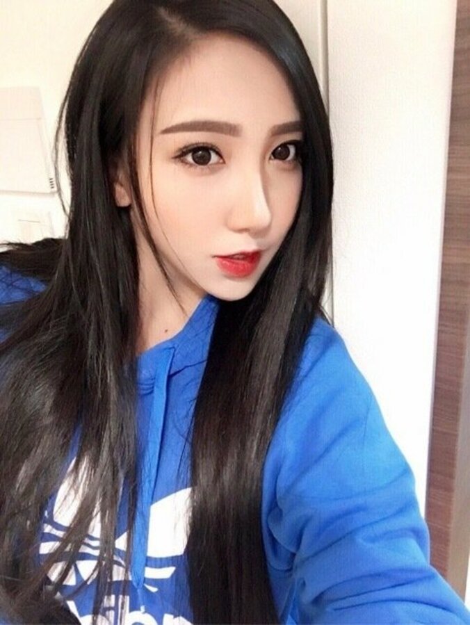 ざわちん、高校生ぶりの黒髪披露　「可愛すぎる」と話題に 2枚目