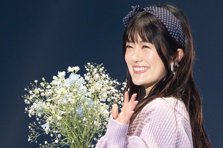 遠藤さくらが春らしい装いでキュートに微笑む＆金川紗耶がランウェイデビュー、乃木坂46がTGCに登場【画像集】