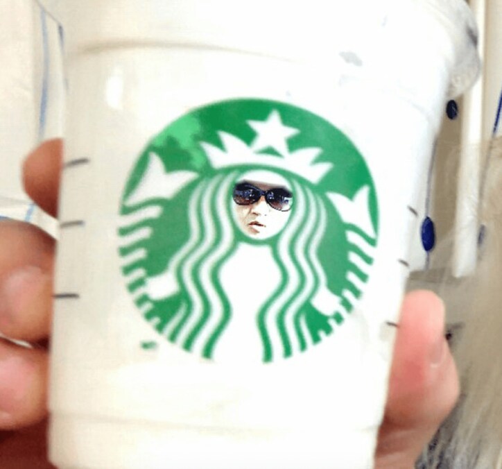 DJ KOO、SNOWでスタバのロゴと顔KOO換