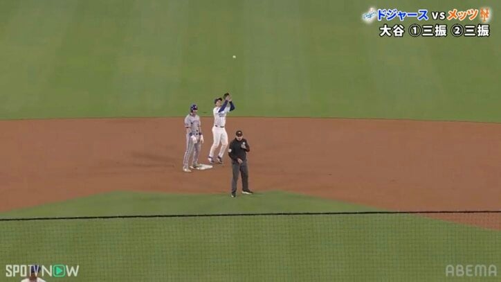 【映像】“とんでもない暴投”が審判へ→全員ニッコリの一部始終