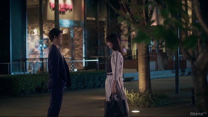 新川優愛と淵上泰史のキスシーンに反響「めっちゃスマート」「大人のキス」『星屑リベンジャーズ』#6