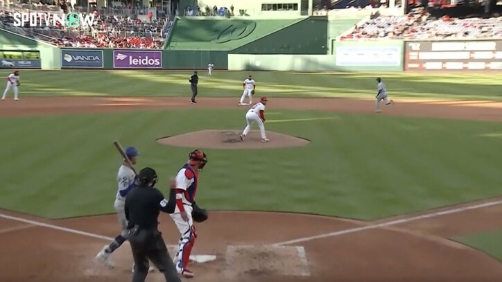 【写真・画像】一体、どうすれば…？ 大谷翔平の“爆足”でまさかの展開「そりゃビビる」相手野手が混乱… 全力疾走でエラーを誘う内野安打「速っ！」　1枚目