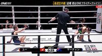 【映像】レフェリーが女子選手を突き飛ばす珍事